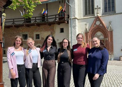 FORUM — studentki-2026 · 16